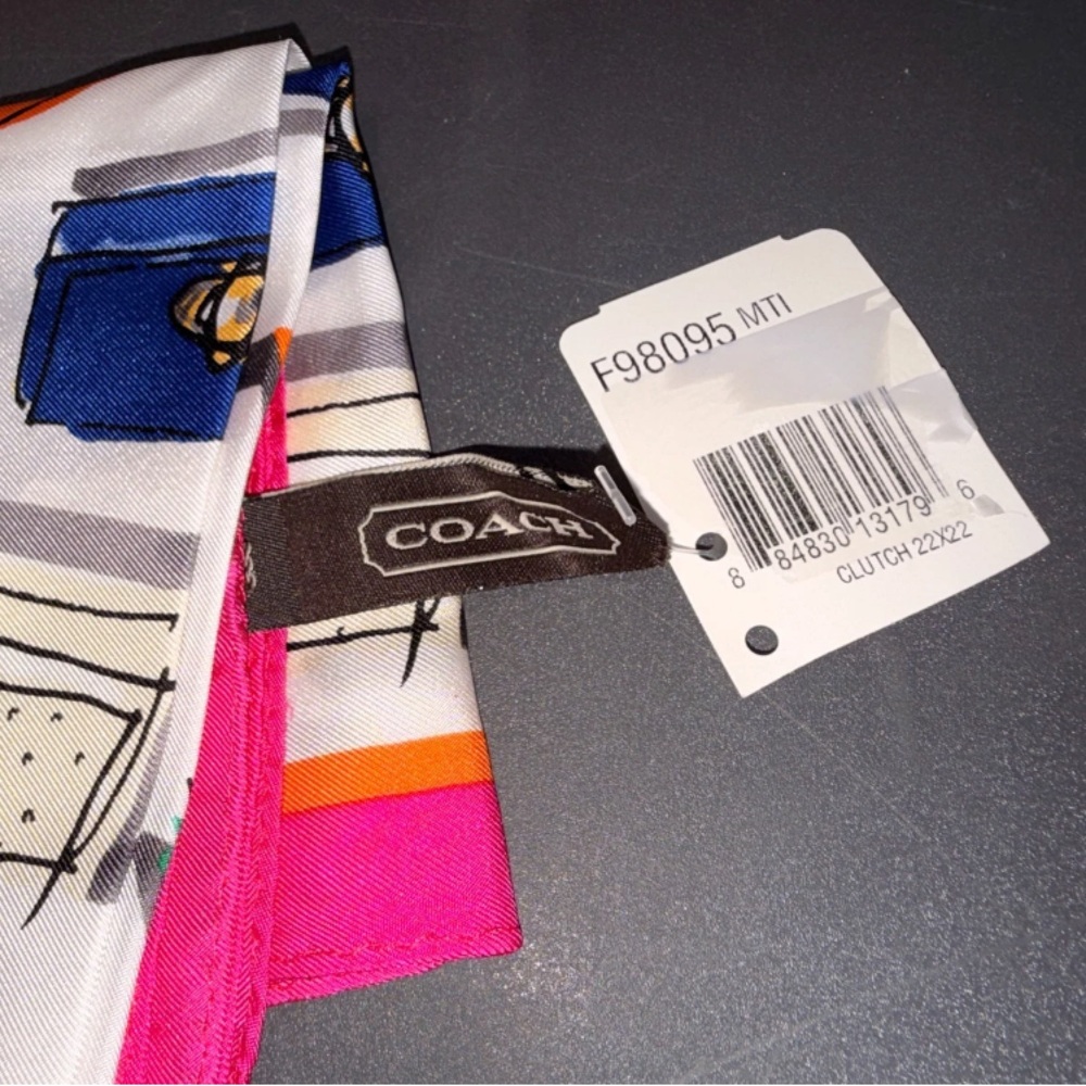 Coach NWT Multicolor Illustrated Wristlet Silk Scarf - Picture 3 of 4